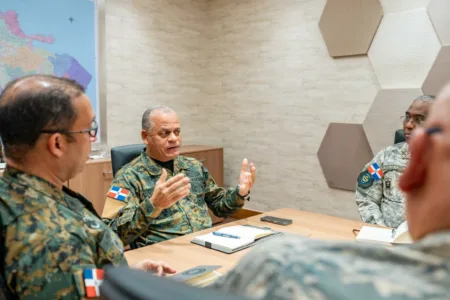 Ministro de Defensa encabeza reunión estratégica para dar seguimiento a situación en Haití y garantizar la seguridad y estabilidad en la frontera