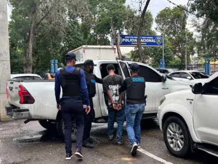 Menor de 17 años se entrega por muerte de sargento del DICRIM en Santiago