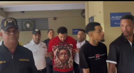 Aplazan para el martes medida de coerción contra Macho por muerte de chofer recolector de basura en Santiago