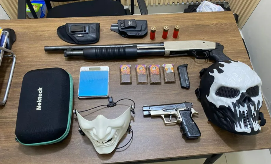 Dicrim ocupa armas de fuego, municiones y equipos electrónicos durante ocho allanamientos en Baní
