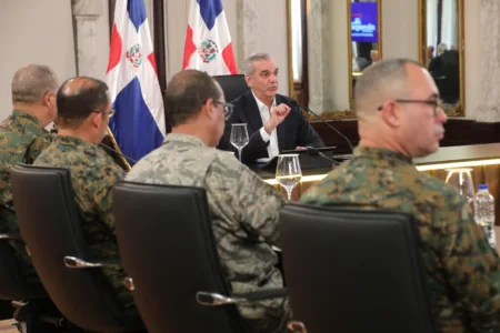 Abinader advierte que no permitirá bandas haitianas a menos de 20 kilómetros de la frontera dominicana