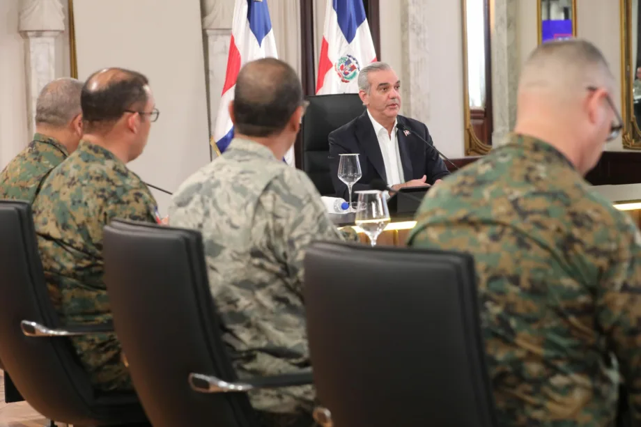 Abinader revela que bandas haitianas avanzaron hacia zonas cercanas a la frontera dominicana