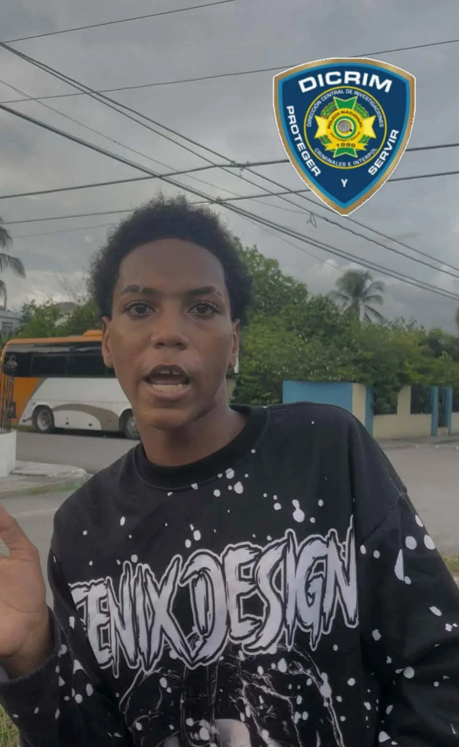 Vecinos frustran presunto robo de motocicleta en Vista Catalina; cámara capta el hecho