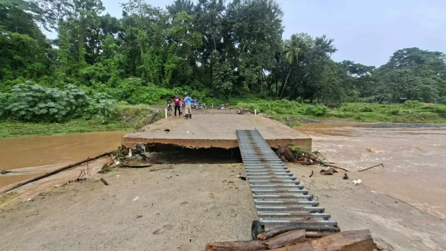 FP exige solución urgente tras colapso de puente provisional en Monte Plata
