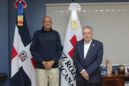 Director del Centro de Operaciones de Emergencias visita la Cruz Roja