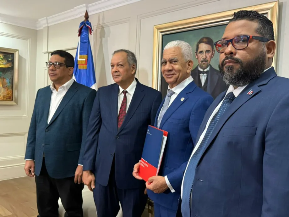 Poder Ejecutivo deposita en el Senado proyecto de ley para regular concesiones públicas