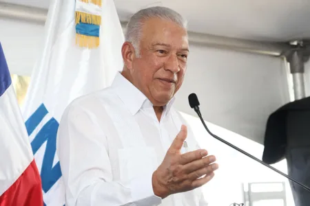Andrés Bautista compara atención de Abinader con anteriores gobiernos durante inauguración del INTRANT en Moca