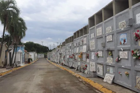 El Ayuntamiento de Moca garantiza disponibilidad permanente de nichos y mantenimiento óptimo en el Cementerio Municipal