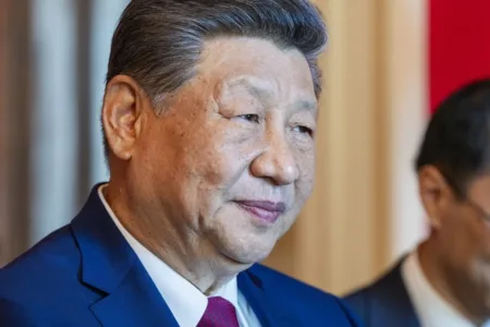China acusa a Reino Unido de injerencia por críticas en el informe sobre la situación de Hong Kong