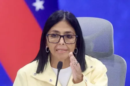Delcy Rodríguez comienza su gira por los estados visitados por Machado en su regreso a Venezuela
