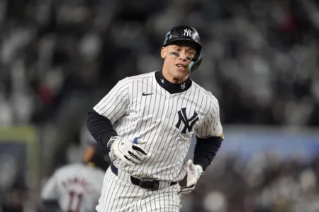 Aaron Judge no se rinde, busca regresar con los Yankees para la Serie Divisional