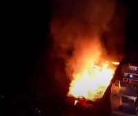Incendio afecta fábrica de aceite en San Cristóbal y provoca intensa humareda
