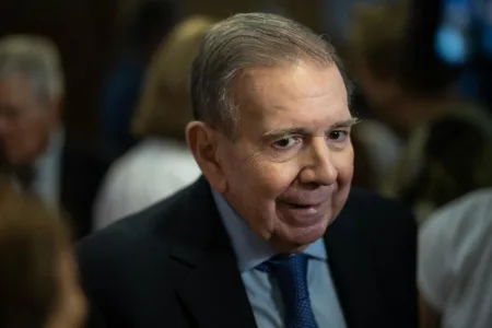 Edmundo González reclama fecha para elecciones presidenciales en Venezuela