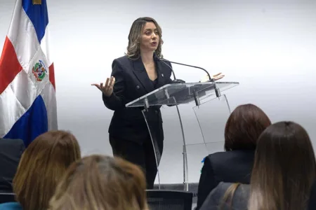"No pagar la manutención de los hijos" podría castigarse con 10 años de cárcel; según la Ley Mirabal