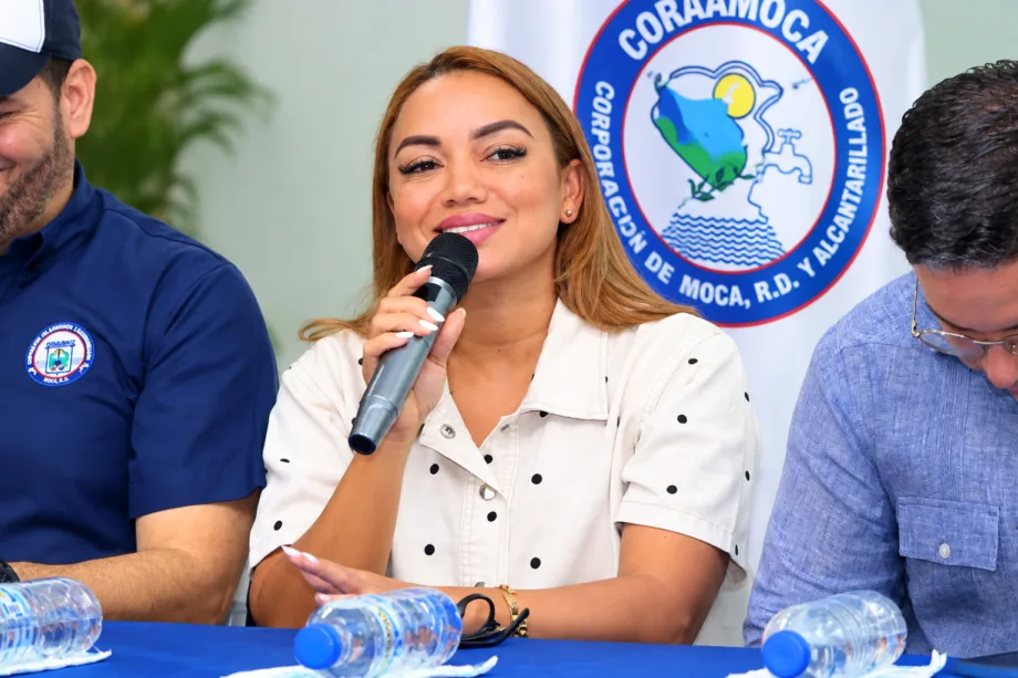 Gobernadora Patricia Muñoz destaca inversión del gobierno de RD$350 millones en obras de CORAAMOCA