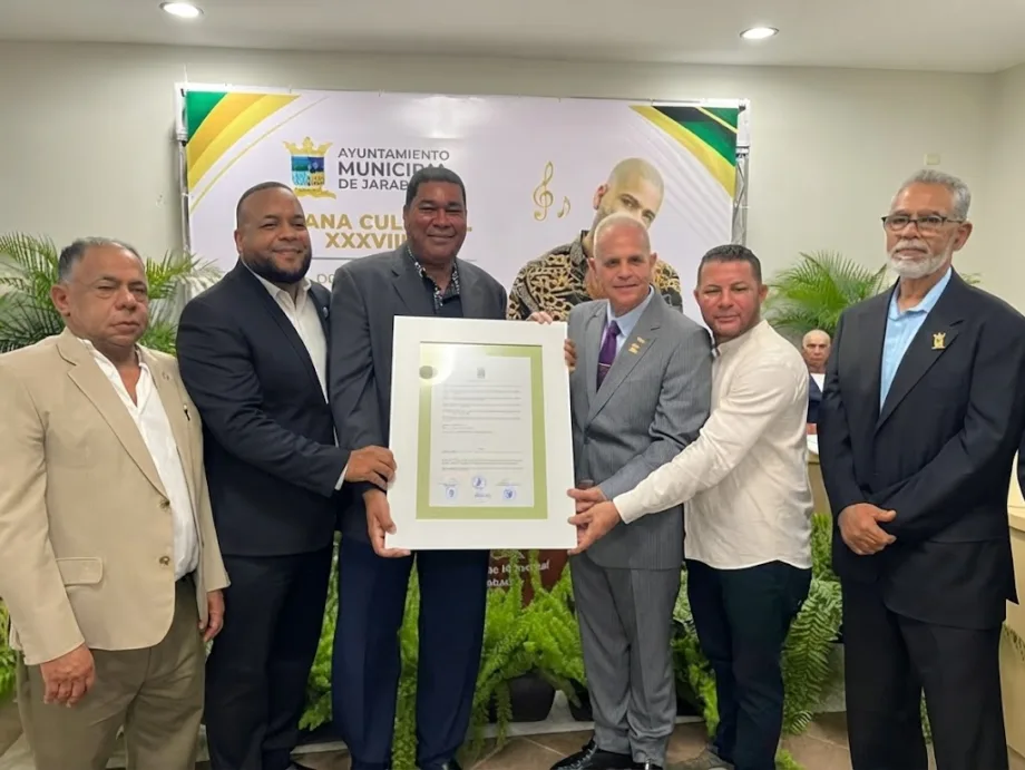 Ayuntamiento de Jarabacoa declara hijo distinguido al locutor Luis Manuel Abreu por sus 46 años en la radio