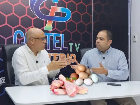 Empresario avícola Alfranny Ferreira pide Abinader intervenir ante crisis por sobreproducción de pollos Empresario avícola Alfranny Ferreira pide Abinader intervenir ante crisis por sobreproducción de pollos