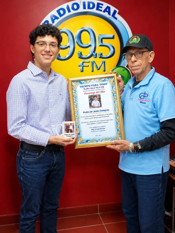 Programa Tiempo para Todo reconoce estudiante meritorio Pedro de Jesús Comprés como Personaje del Mes