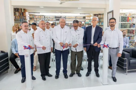 Moca recibe donación de 9,000 libros de José Abigaíl Cruz Infante y es declarado Patrimonio de la Mocanidad Moca recibe donación de 9,000 libros de José Abigaíl Cruz Infante y es declarado Patrimonio de la Mocanidad
