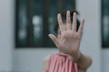 Denuncian presunta agresión sexual contra menor de 17 años atribuida a seis estudiantes de UTESA Denuncian presunta agresión sexual contra menor de 17 años atribuida a seis estudiantes de UTESA
