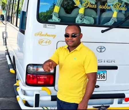 Muere chofer de autobús tras accidente en carretera Hato Mayor-San Pedro Muere chofer de autobús tras accidente en carretera Hato Mayor-San Pedro