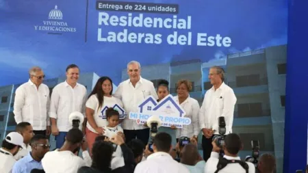 Abinader entrega 224 apartamentos de Laderas del Este en Guerra Abinader entrega 224 apartamentos de Laderas del Este en Guerra