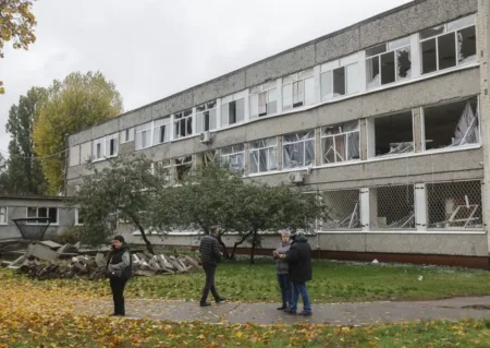 Al menos un muerto en Kiev tras un nuevo ataque ruso con misiles balísticos