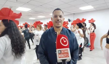 Jóvenes dominicanos continúan con los ensayos para representar RD en el Desfile de la Hispanidad en Madrid 2026 Jóvenes dominicanos continúan con los ensayos para representar RD en el Desfile de la Hispanidad en Madrid 2026