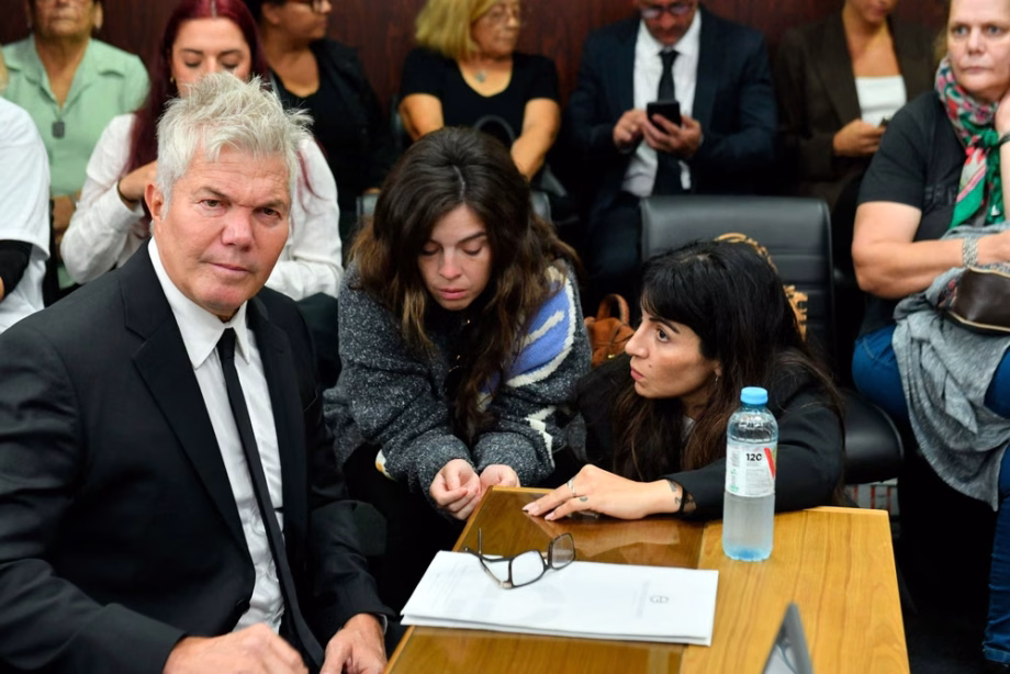 Hijas de Maradona piden penas de entre 10 y 15 años de prisión para médicos acusados
