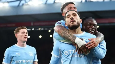 El Manchester City golea al Liverpool
