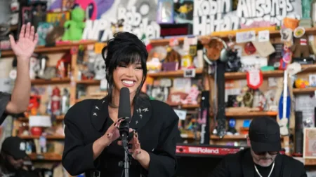 Cardi B conquista el Tiny Desk de NPR y hace un recorrido por sus mas grandes éxitos de su carrera