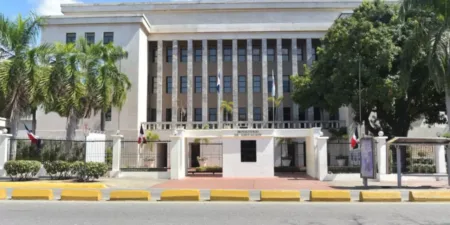 Educación enviará Policía Escolar a escuela de Barahona