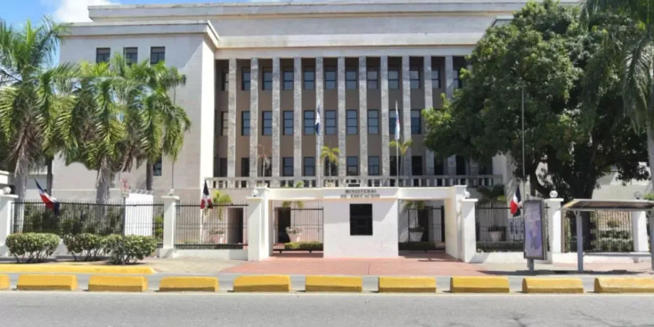 Educación enviará Policía Escolar a escuela de Barahona