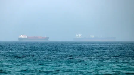 Emiratos detecta un derrame de petróleo procedente de un buque cisterna en playas cerca de Ormuz