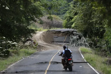 La entrega de ayuda tras el terremoto en Panamá se agiliza