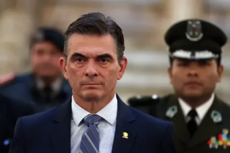 El Presidente de Bolivia dice que su familia está "riesgo" por acciones contra criminales