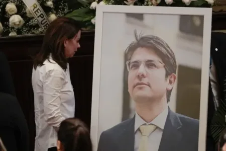Revocan la libertad condicional de un exmiembro de las FARC investigado por el crimen del senador colombiano Miguel Uribe