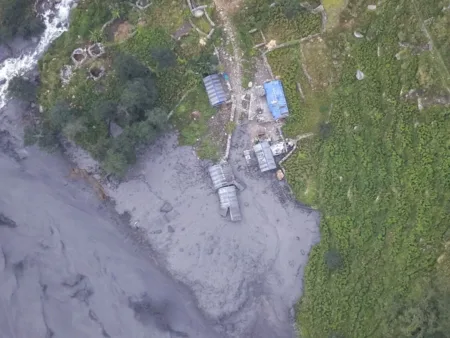 Nepal eleva a más de 200 las viviendas afectadas