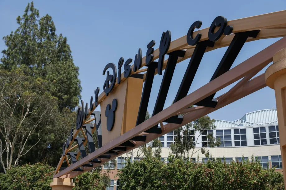 Disney despide a cerca de trescientos empleados y ofrece un retiro anticipado a ejecutivos
