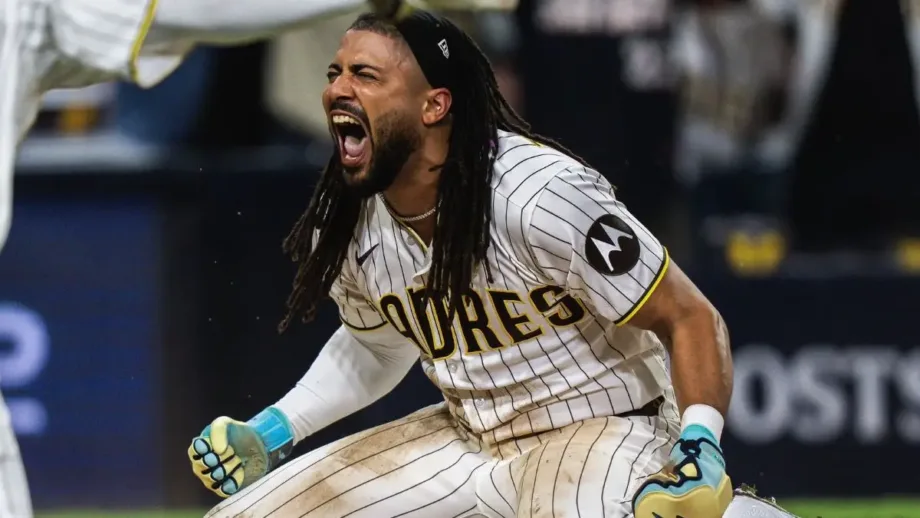 Padres despachan rápido a los Cachorros y barren la Serie del Comodín