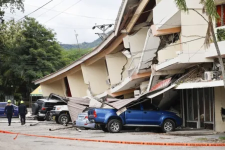 Terremoto en Panamá deja 27 heridos y más de 400
