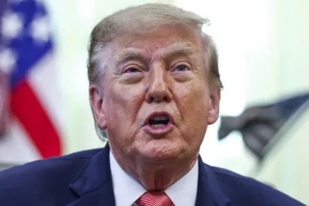 Trump cuestiona elecciones en Brasil y denuncia supuesto fraude tras victoria de Lula