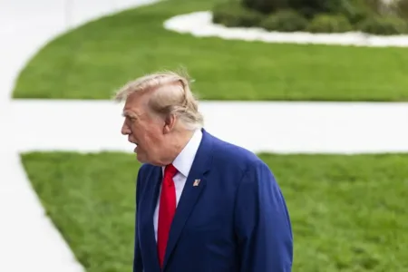 Trump viaja a Carolina del Sur para respaldar la campaña de la hermana del senador Graham